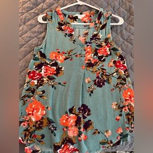 Market and Spruce sleeveless blouse